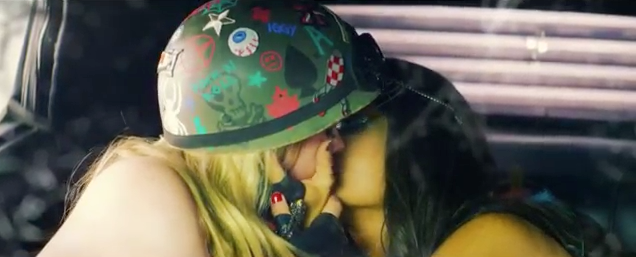 Imagem Promocional do Videoclip Rock N' Roll