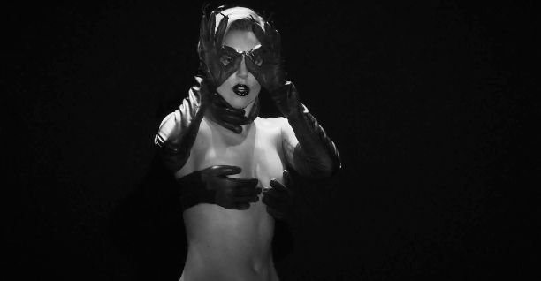 Lady Gaga - Imagem promocional do videoclip "Applause"