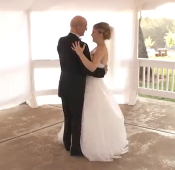 James e Rachel no dia do casamento