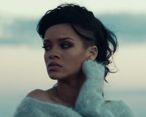 Rihanna no Videoclip Diamonds
