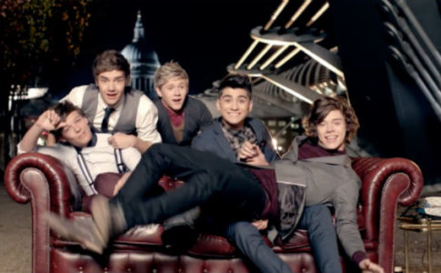 Imagem promocional do videoclip One Thing