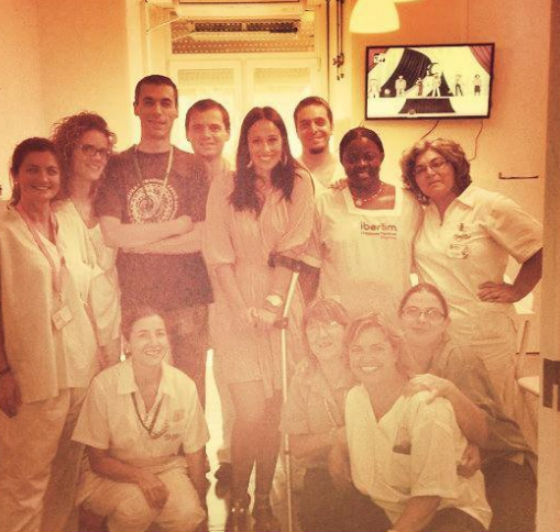 Rita Pereira com a equipa do Hospital Dona Estefânia