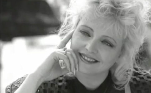 Ágata - Imagem promocional do videoclip "Perfume de Mulher"