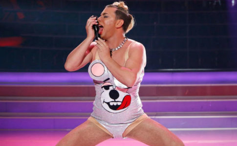 Concorrente a imitar Miley Cyrus