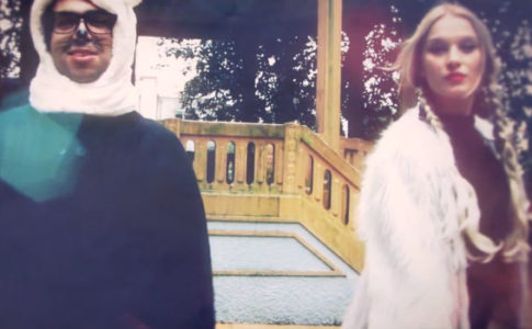 Imagem Promocional do Videoclip "Atirei o pau no gato"