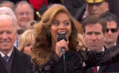 Beyoncé a cantar em playback na tomada de posse de Obama