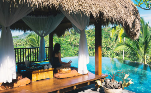 Momondo - DEST_INDONESIA_BALI_THEME_YOGA_shutterstock-premier_698319172_Universal_Within usage period_24909