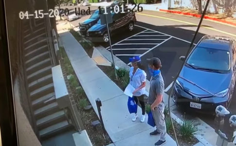 Harry e Meghan Markle foram "apanhados" a distribuir comida por pessoas necessitadas em Los Angeles