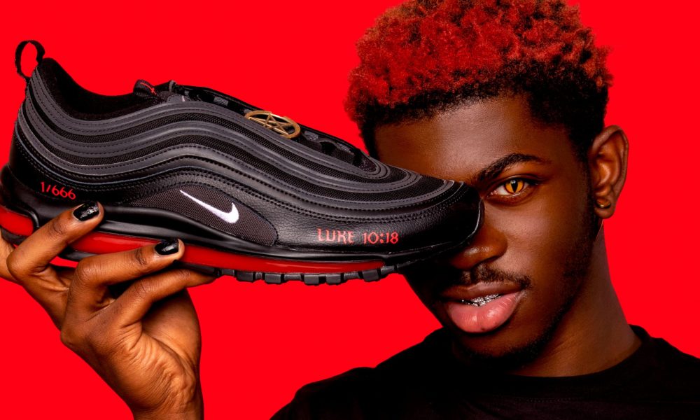 Ténis do diabo - Satan Shoes